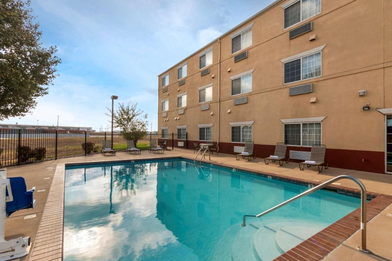 Best Western Governors Inn And Suites Wichita Dış mekan fotoğraf