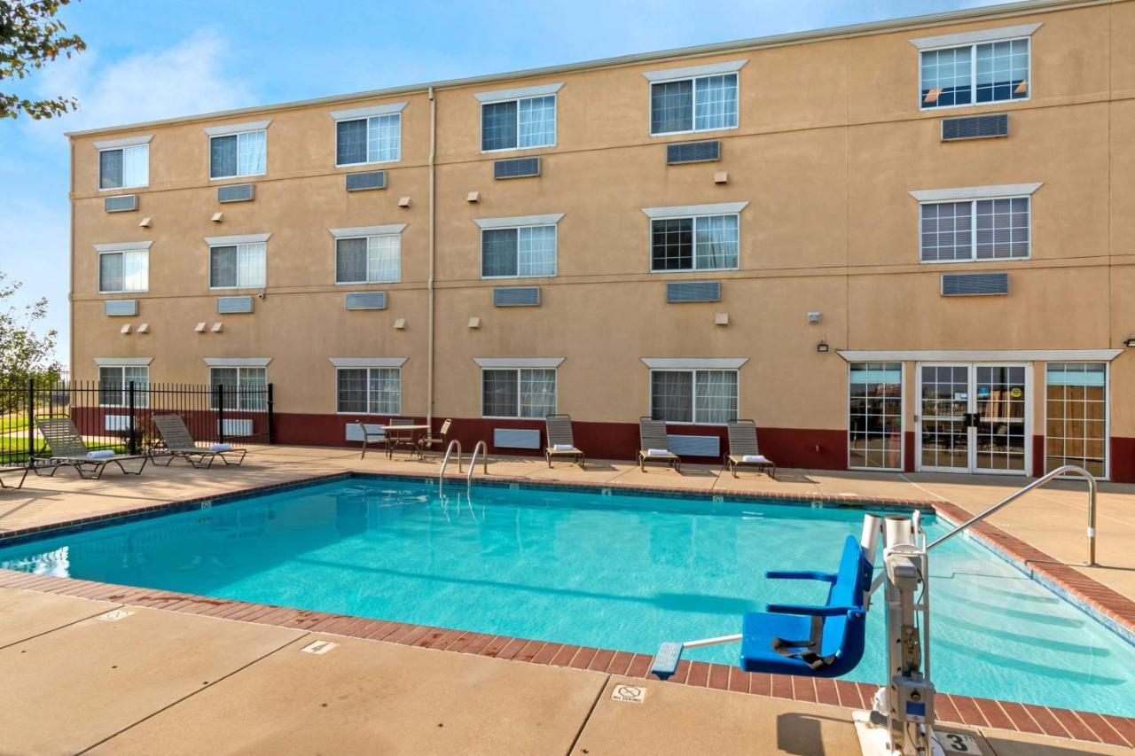 Best Western Governors Inn And Suites Wichita Dış mekan fotoğraf