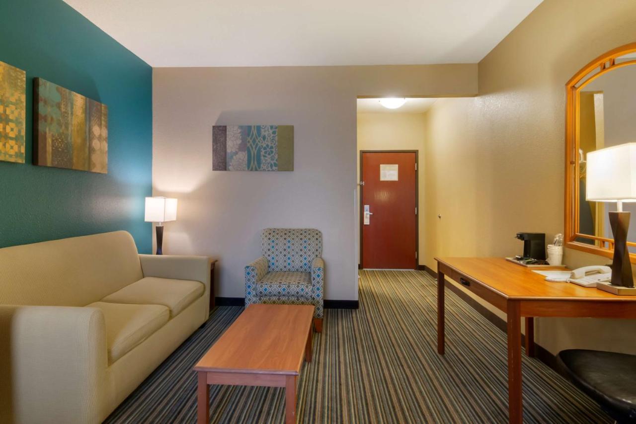 Best Western Governors Inn And Suites Wichita Dış mekan fotoğraf